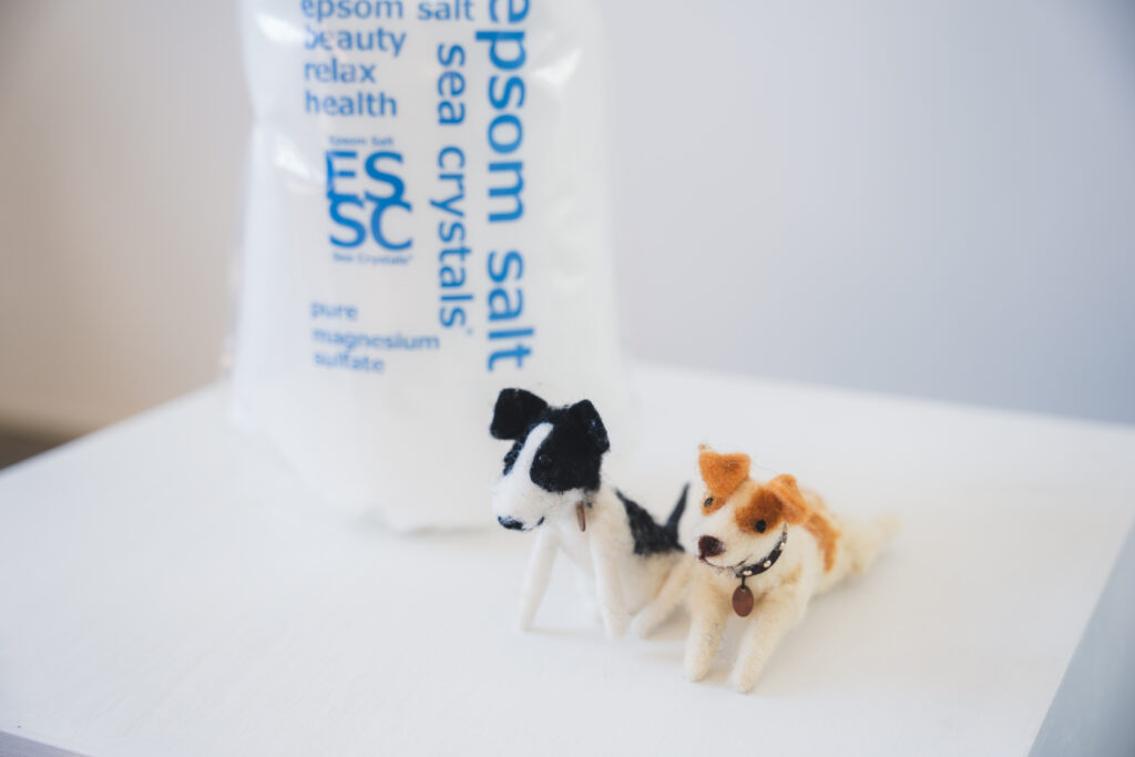 髪にエプソムソルトを使用することは科学によって支持されていますか?