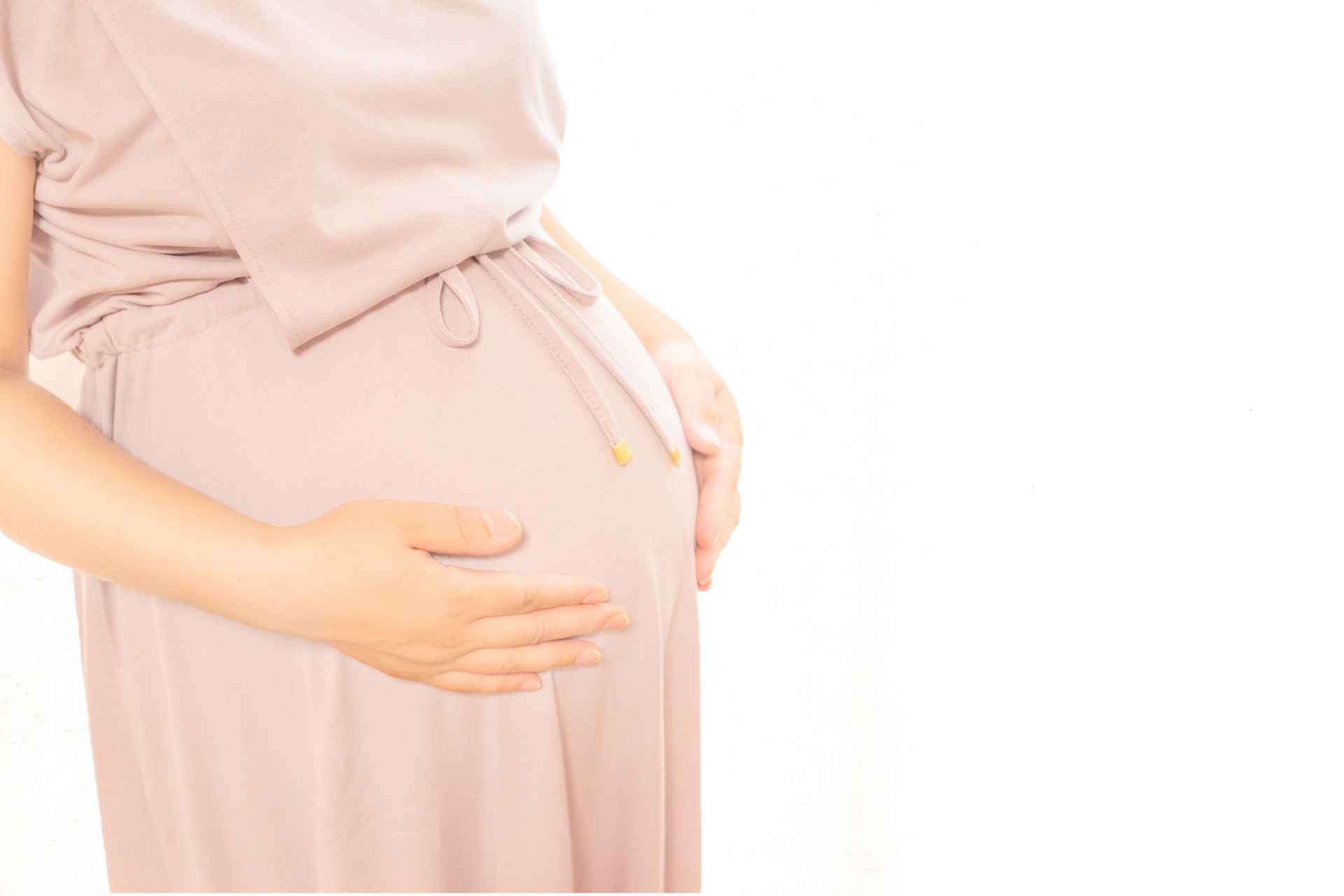 エプソムソルトを妊娠中に使っても大丈夫？注意点や赤ちゃんへの効果も解説