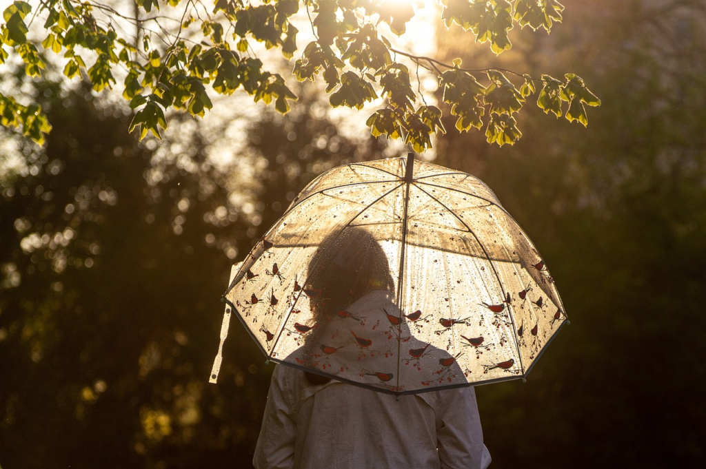 梅雨に肌荒れ・かゆみが出るのはなぜ？対策におすすめのアイテム7選
